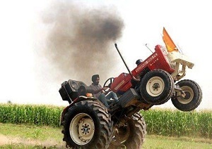 حوادث خطرناک و خنده دار با تراکتور + فیلم