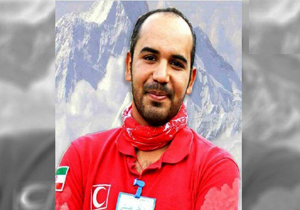 مسئولان در جهت رفع مشکلات اقتصادی جامعه تلاش کنند