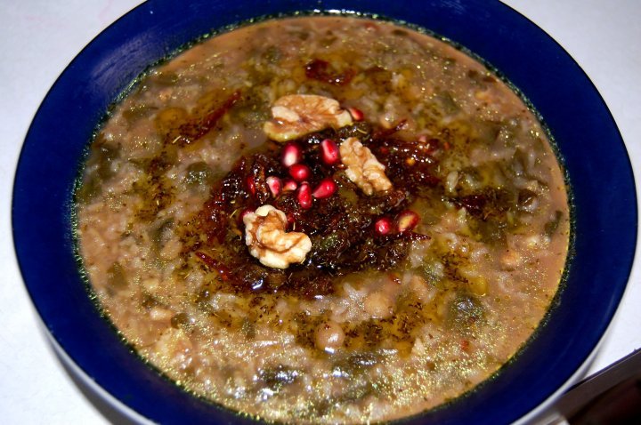 طرز تهیه آش انار در شب یلدا