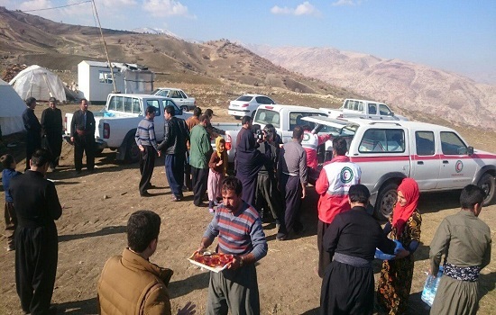 کمک رسانی به روستای زلزله زده ده رش + عکس