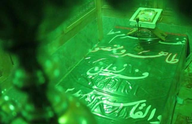 نمایی از بارگاه مطهر امامزادگان طاهر و منصور (ع) در کاشان + فیلم