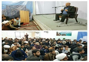 تجمع طلاب حوزه علمیه آبادان و خرمشهر در اعتراض به حواشی جشنواره طلایی منطقه آزاد اروند