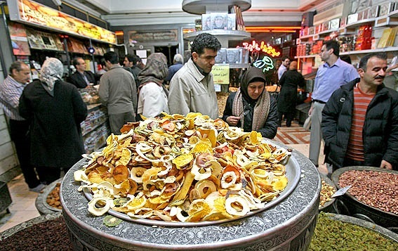 حال و هوای بازار درشب یلدا+تصاویر
