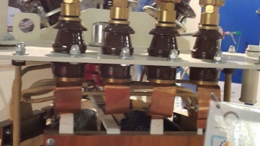 ارائه طرح ترانس های تری دی با هسته آمور در نمایشگاه دستاورد های پژوهش