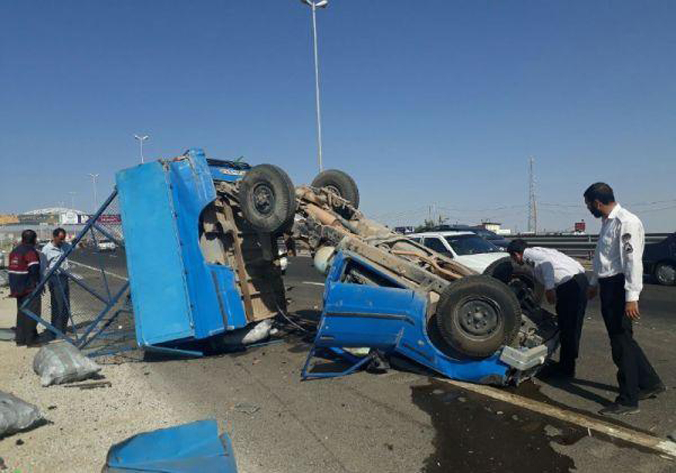 واژگونی خودرو در آزاد راه ساوه همدان