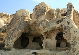 خانه و زندگی در دل سنگ‌های کندوان+تصاویر