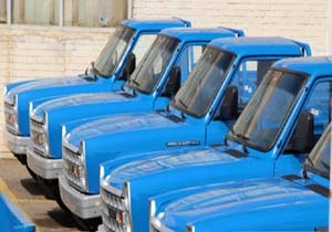 واگذاری ده دستگاه وانت نیسان به مددجویان کمیته امداد پارسیان