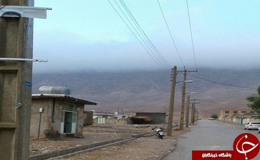 گلایه از وضعیت قرارگیری تیرهای برق در &laquo;لومار&raquo; + تصویر