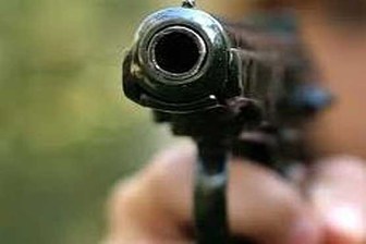 اسلحه کشی داماد برای ترساندن برادر زن در خانه مادر زن