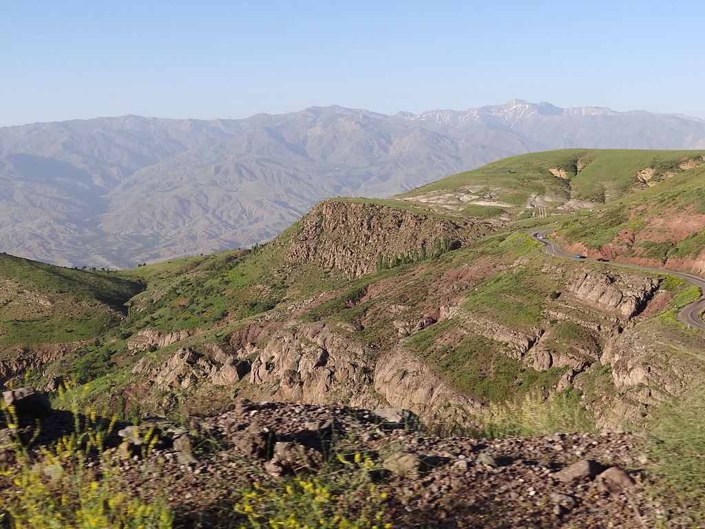 عقاب دست&zwnj;آموز ایران در کجا آشیانه کرده است؟