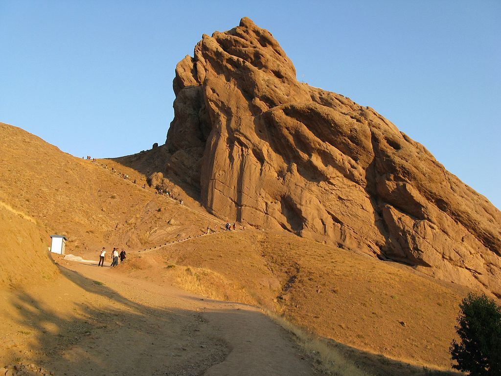 عقاب دست&zwnj;آموز ایران در کجا آشیانه کرده است؟