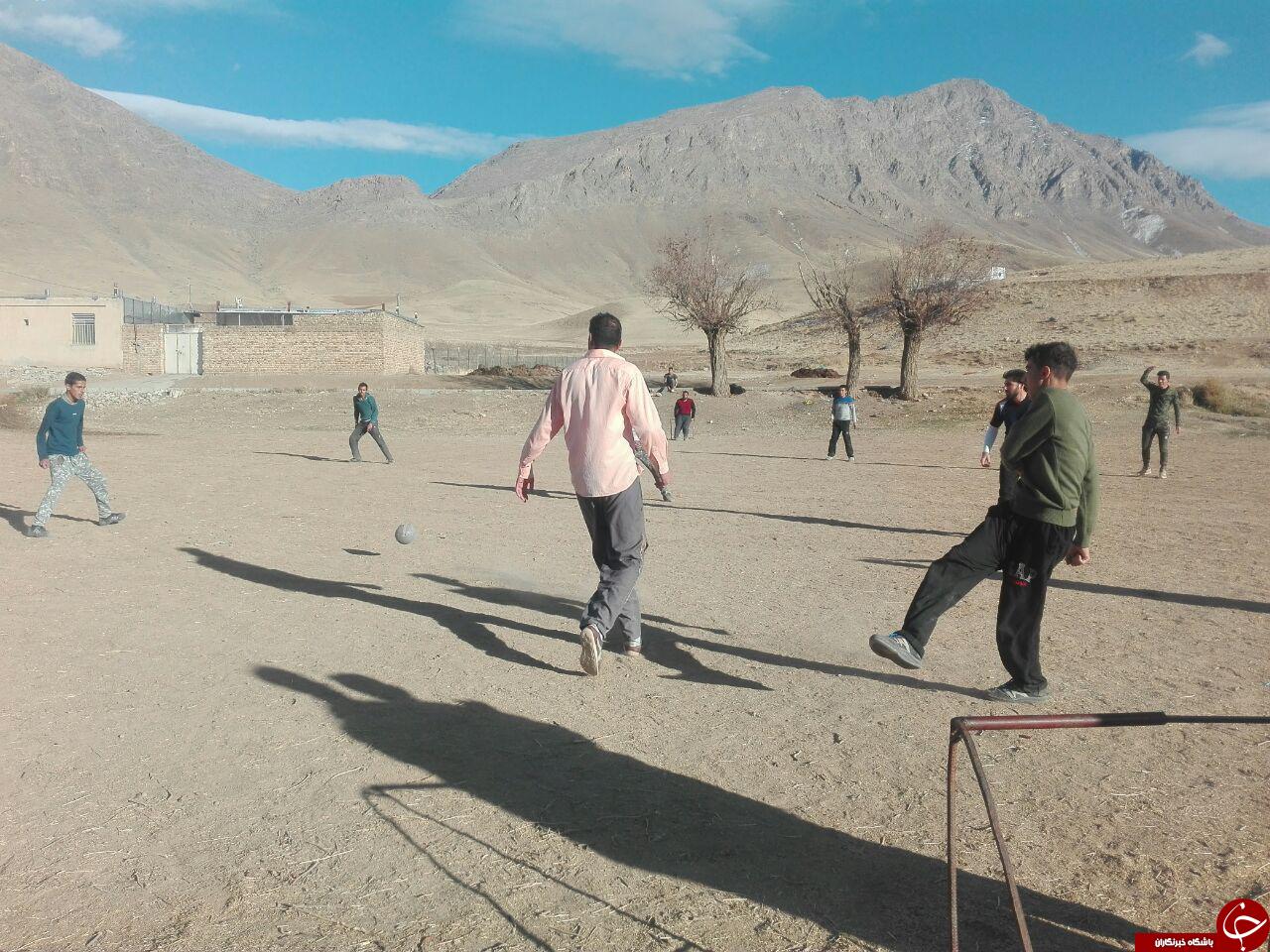 نبود مکان ورزشی در روستای &laquo;مرواریدره&raquo; + تصاویر