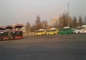 گلایه از صف طولانی اتوبوس&zwnj;ها برای سوختگیری + فیلم