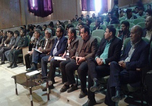 از متقاضیان پرورش شترمرغ حمایت می کنیم