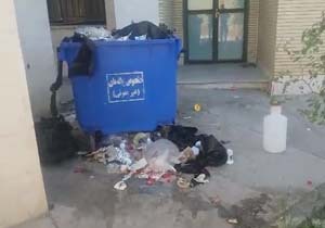 فیلمی از انباشت زباله‌های بیمارستانی در میناب