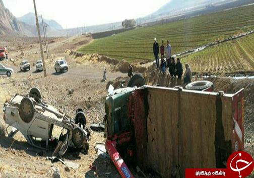 ۴ کشته و زخمی در تصادف کامیون بنز و سواری پیکان + عکس