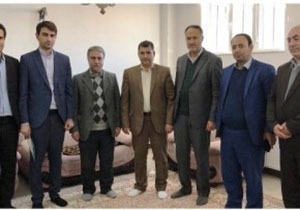 مدیرکل بنیاد شهید و امور ایثارگران آذربایجان غربی با جمعی از خانواده شهدا در پیرانشهر دیدار کرد