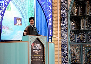 دشمنان در تلاش هستند تا فرهنگ ایثار و شهادت را ازبین ببرند