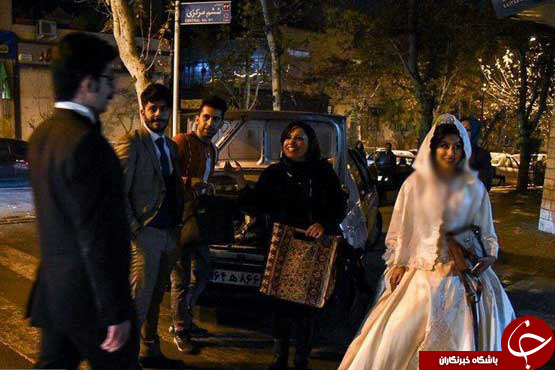 حاشیه های زلزله دیشب  در قاب تصویر از حضور عروس و داماد در خیابان های تهران تا کشیدن قلیان!+تصاویر