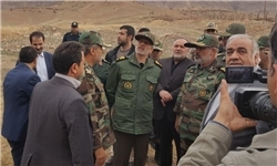 امیر حاتمی از مناطق زلزله&zwnj;زده کرمانشاه بازدید کرد