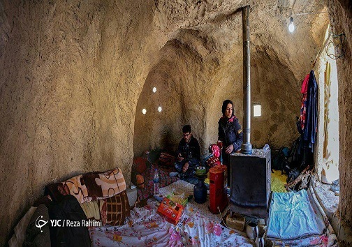 مهربانی به یلندای یلدا در کنار زلزله زدگان