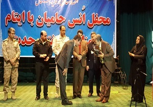 دست نوازش  پدرانه خیر  ارومیه ای بر سر یتیمان سردشتی
