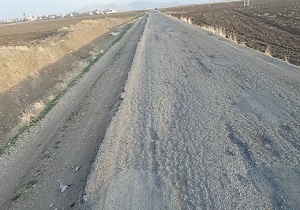 نگاهی به وضعیت نامناسب آسفالت در جاده کوزران + فیلم