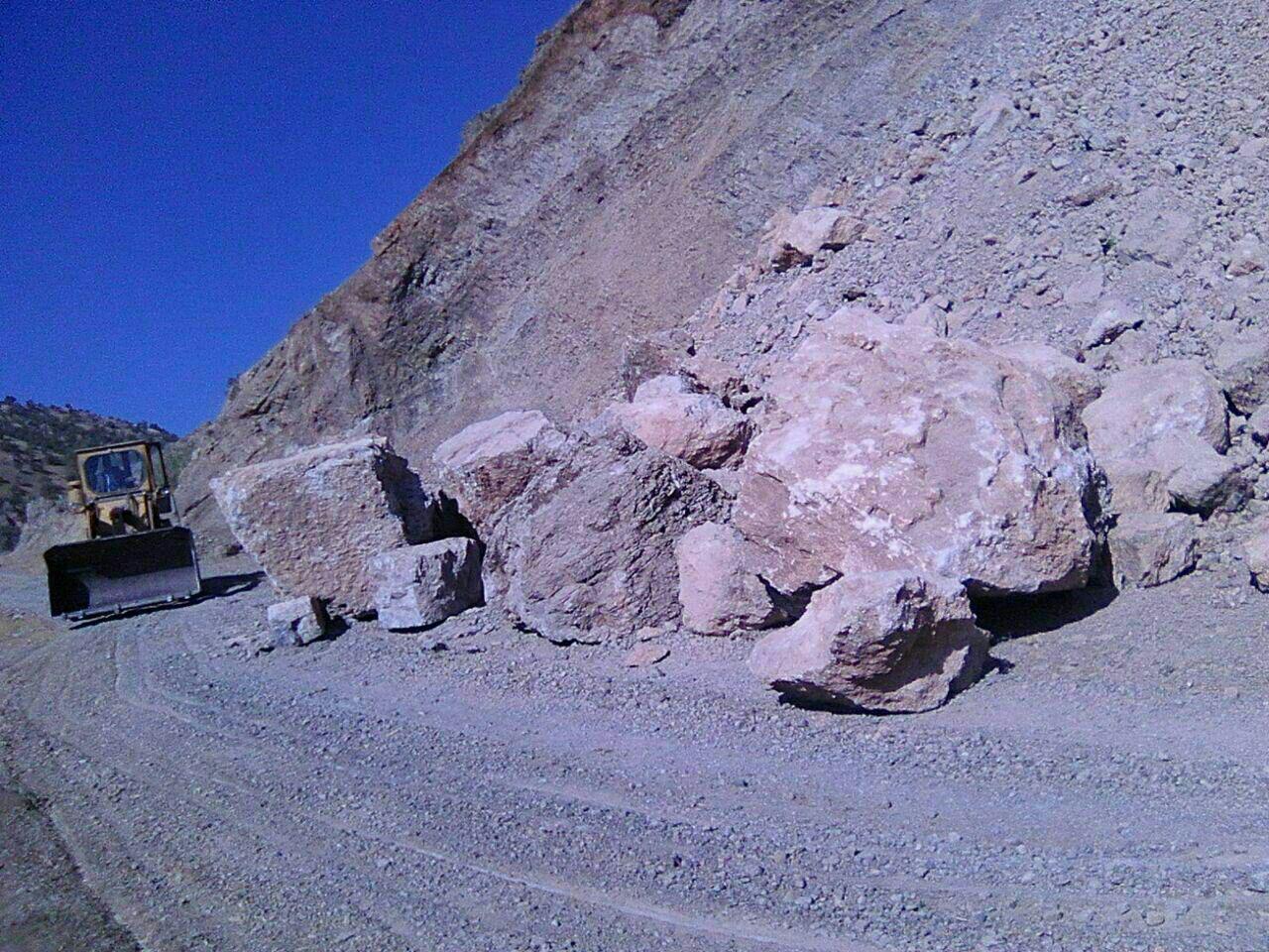 بازگشایی راه های عشایری مناطق زلزله زده استان
