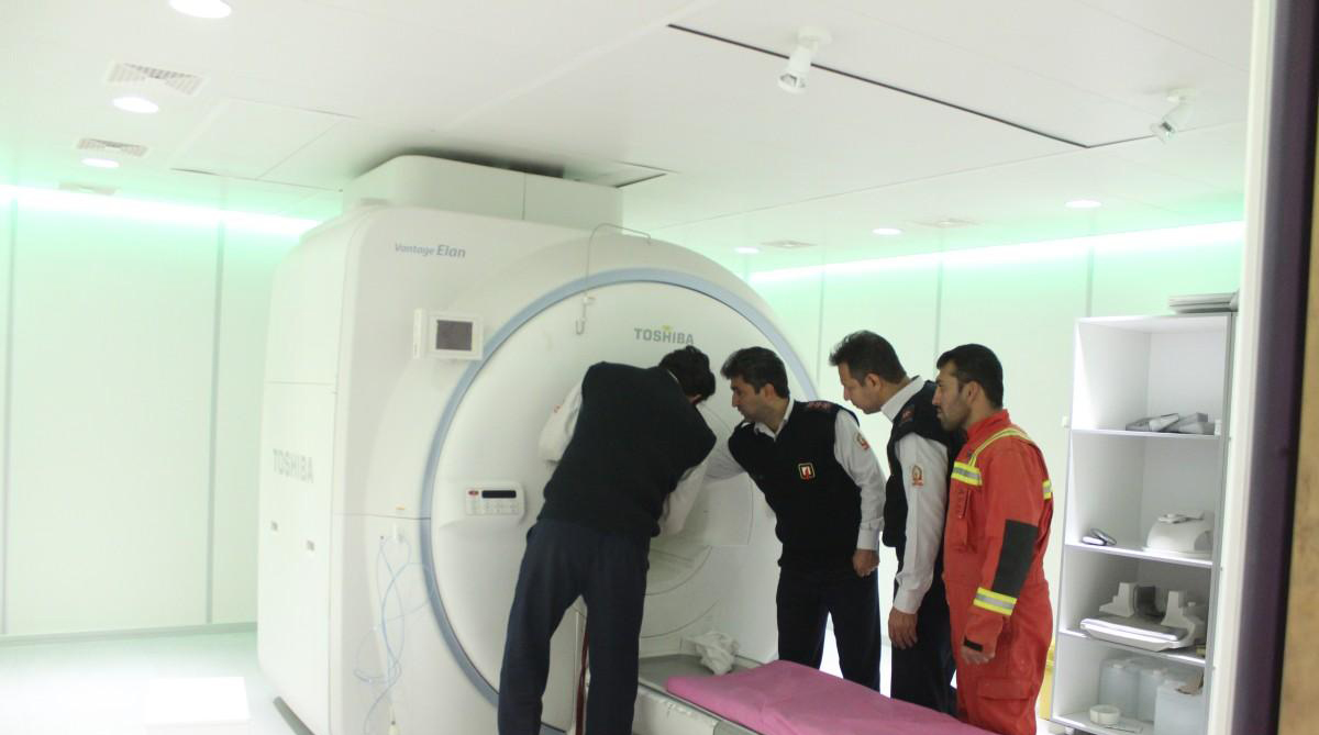 بلعیده شدن پای بیمار توسط دستگاه MRI+عکس