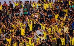 اعتراض هواداران میزبان به حضور بیش از ظرفیت تماشاگران پرسپولیس