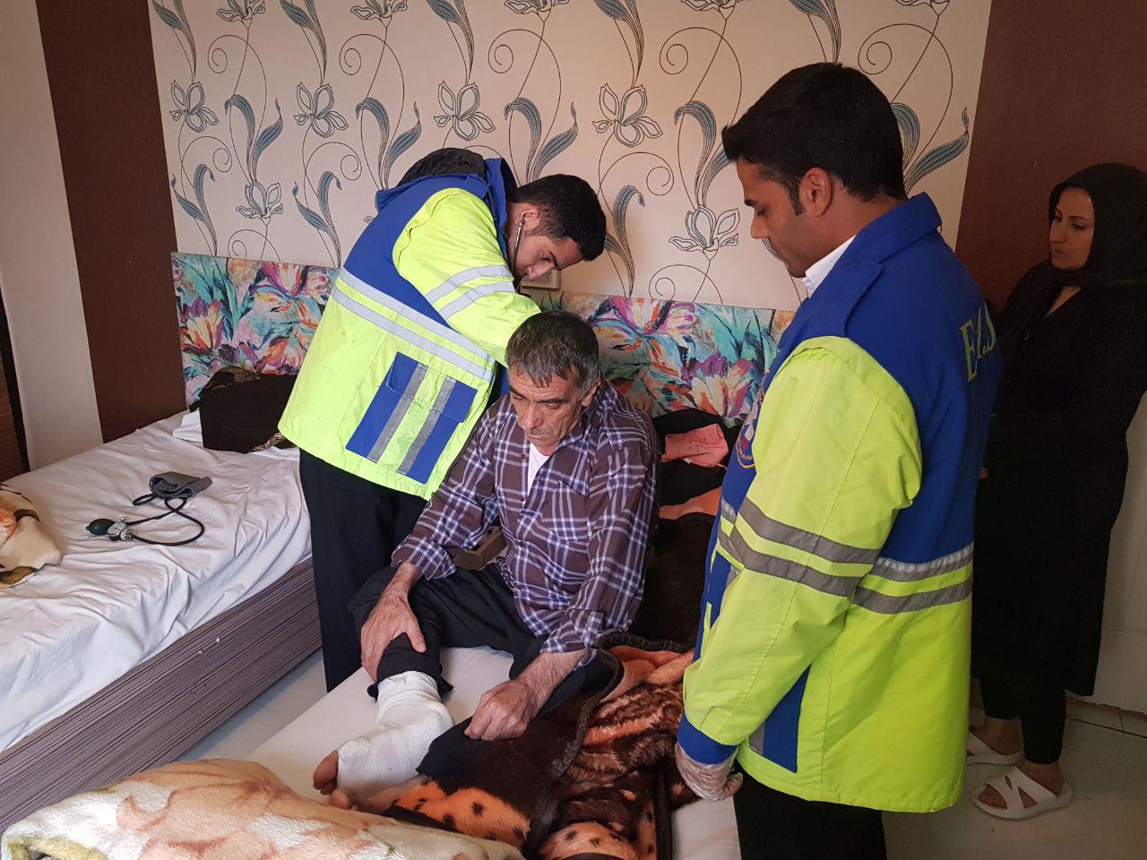 ملاقات کارکنان مرکز اورژانس 115 استان با زلزله&zwnj;زدگان