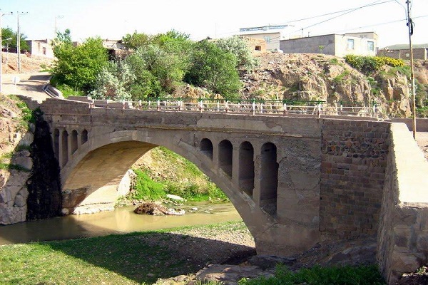 اردبیل با پیشینه قوی فرهنگی دارای آثار تاریخی فراوان در بین استان های کشور است