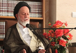 ماموران ناجا باید در خط ولایت فقیه حرکت کنند