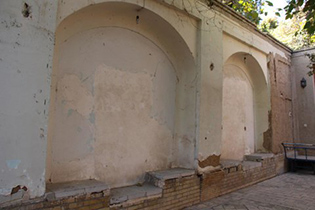 خانه جوان مرمت می شود