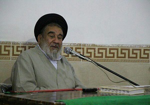  حرمت امام جماعت در بین مردم حفظ شود