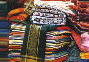 توقیف 2 دستگاه خودرو حامل البسه های خارجی قاچاق در اردبیل