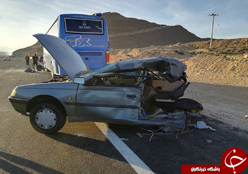 برخورد اتوبوس و پژو ۴۰۵ حادثه ساز شد