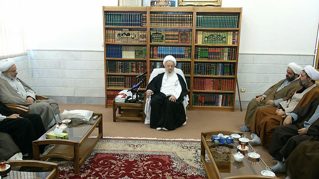 دیدار اعضای ستاد مهدویت با آیت الله مکارم شیرازی+تصاویر