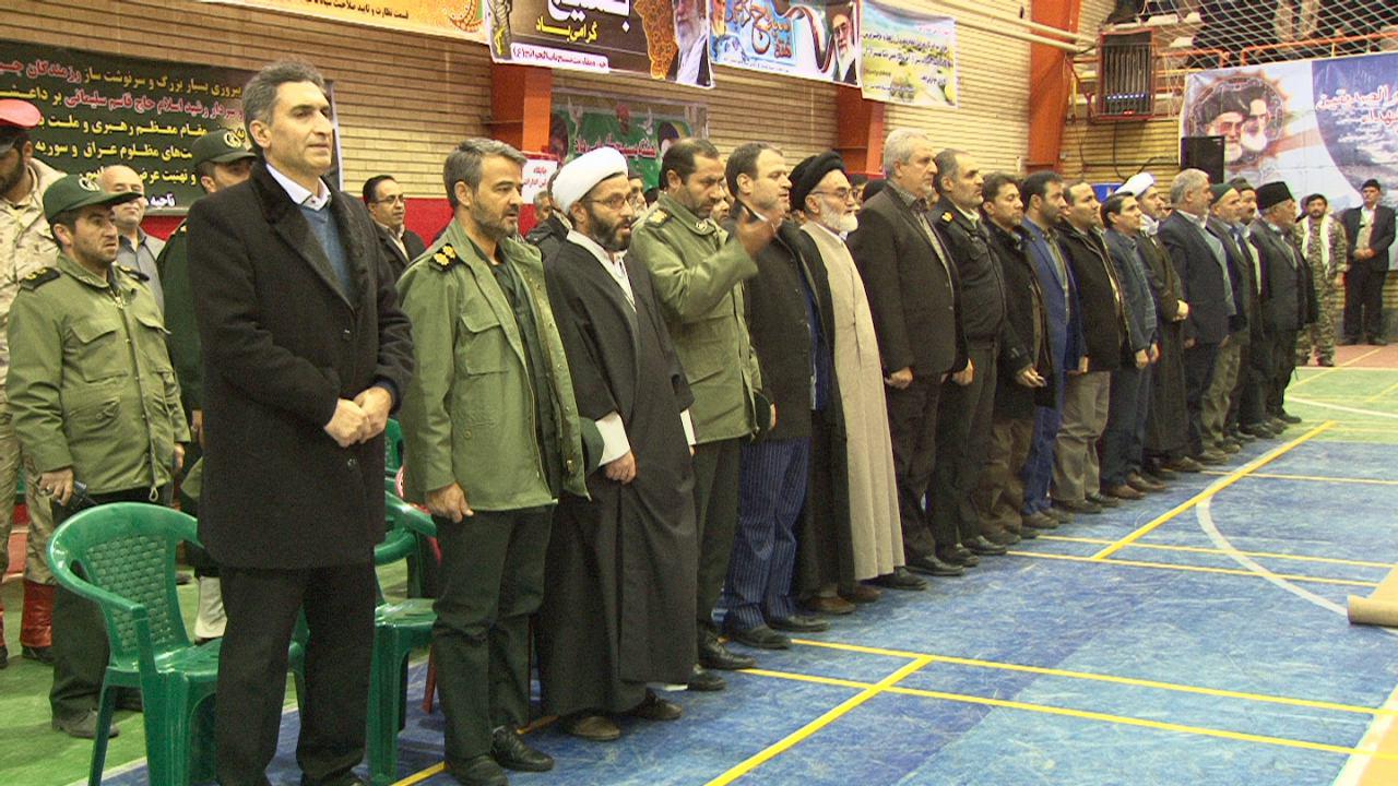 استمرار انقلاب اسلامی در سایه تفکر بسیج و بصیرت مردم می باشد