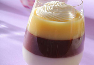 چگونه یک دسر سه رنگ درست کنیم؟