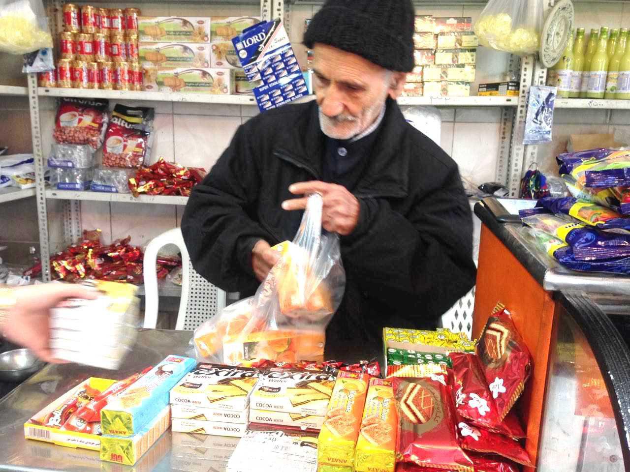 از سقط فروش ها تا هایپر ماکت ها / در دهه 90 دیگر خبری از سقط فروش ها نیست
