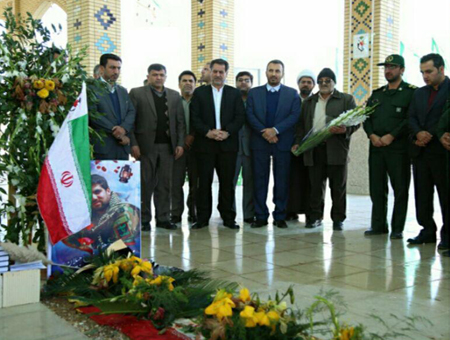 ادای احترام به مقام شهید مدافع حرم