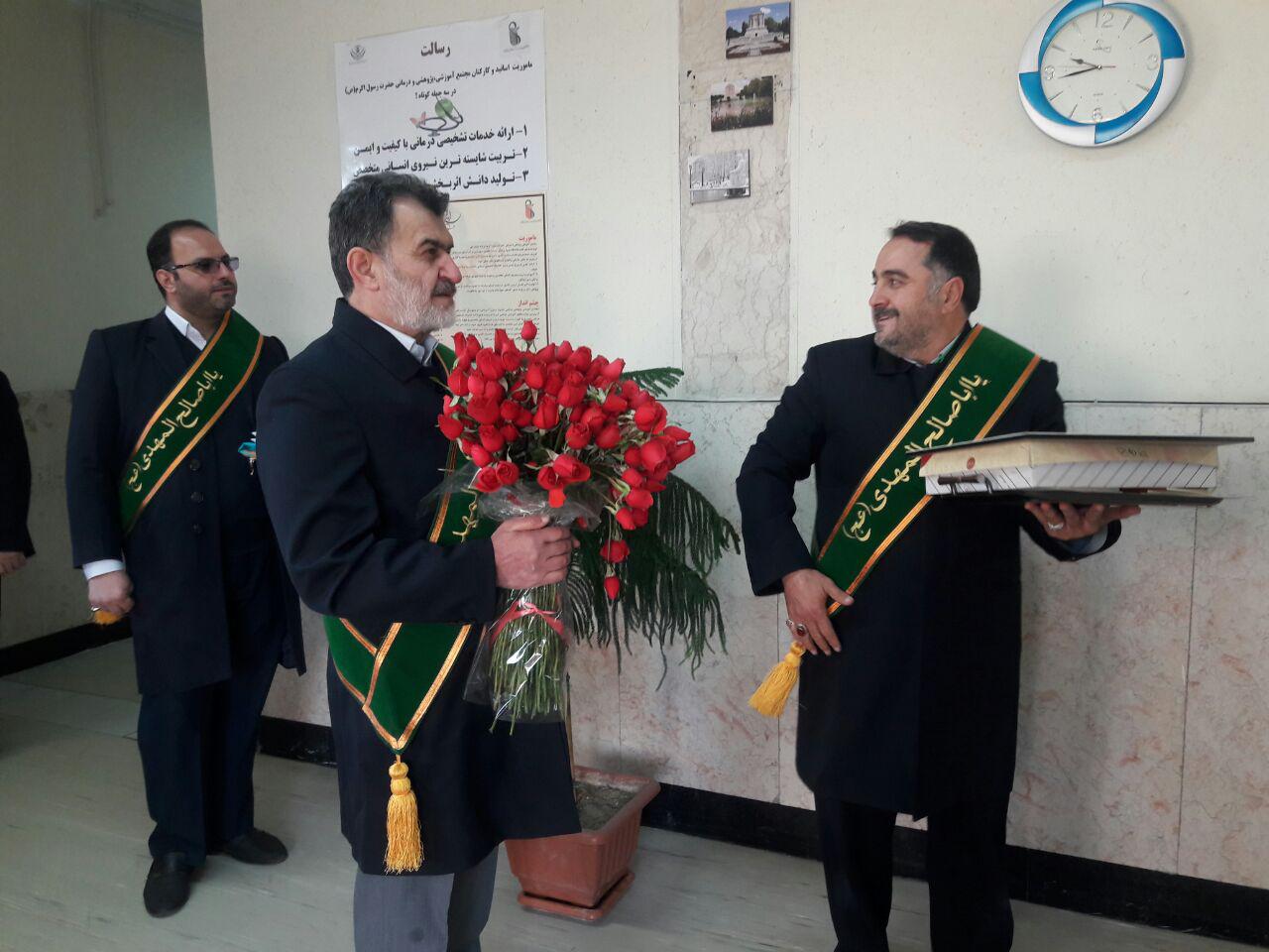 خادمین مسجد جمکران از بیماران بیمارستان حضرت رسول اکرم (ص) عیادت کردند + تصاویر خادمین مسجد جمکران از بیماران بیمارستان حضرت رسول اکرم (ص) عیادت کردند + تصاویر