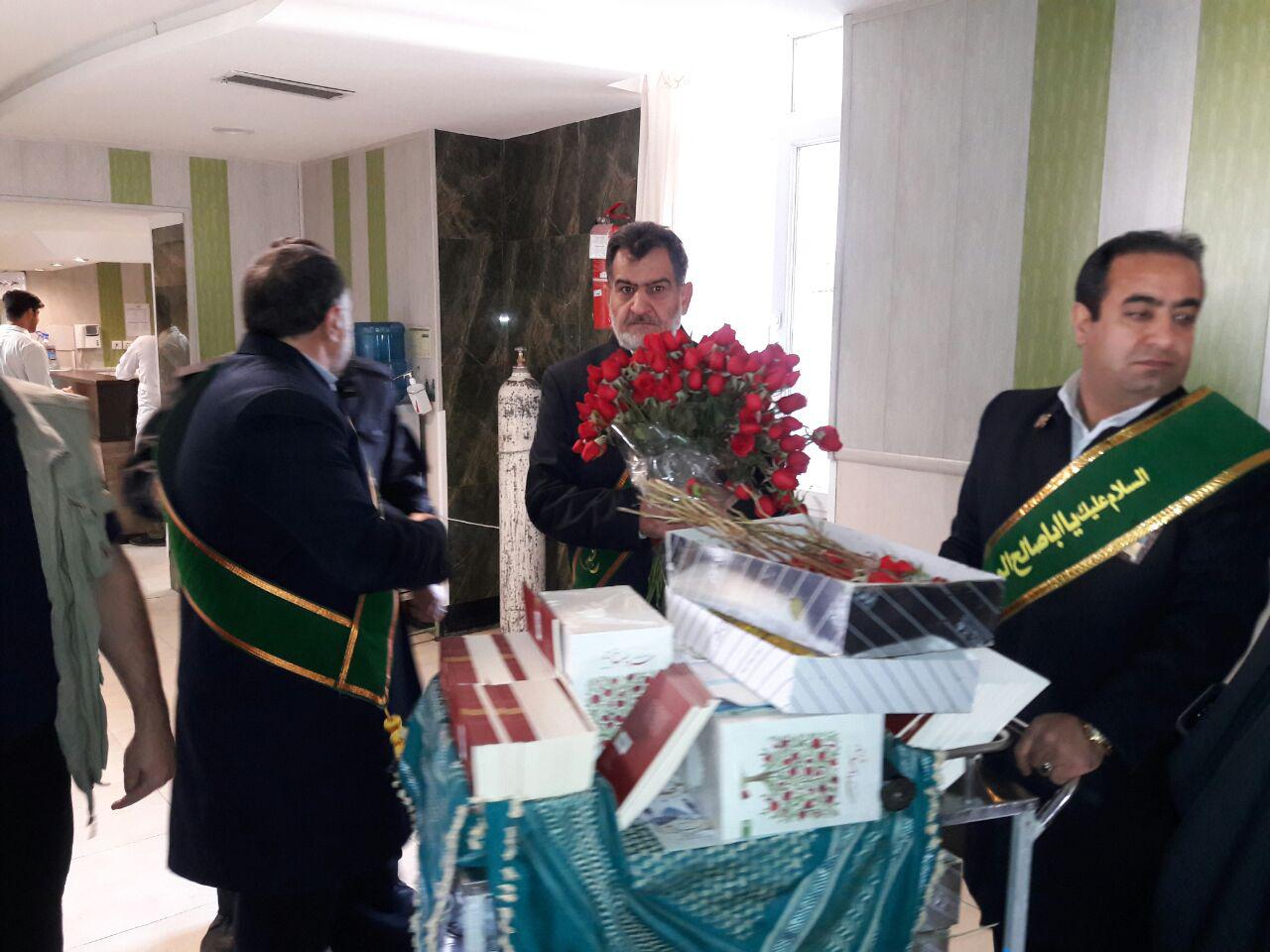 خادمین مسجد جمکران از بیماران بیمارستان حضرت رسول اکرم (ص) عیادت کردند + تصاویر خادمین مسجد جمکران از بیماران بیمارستان حضرت رسول اکرم (ص) عیادت کردند + تصاویر