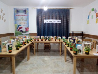 ادای احترام اعضای باشگاه کتابخوانی یک روستا به نویسندگان کودک و نوجوان