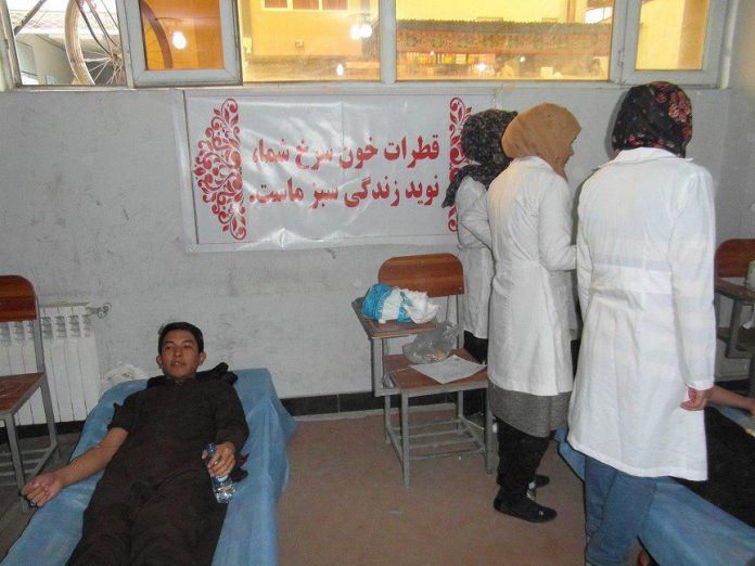 جمع آوری ۱۸۰ هزار سی سی خون از دانشجویان افغانستان در سال جاری