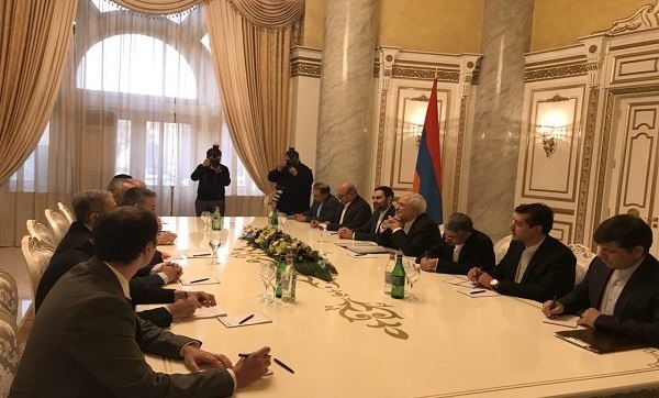 محمدجواد ظریف با نخست&zwnj;وزیر ارمنستان دیدار کرد