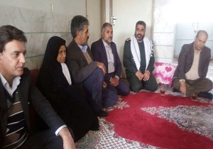 دیدار با خانواده شهدا موجب زنده نگه داشتن فرهنگ ایثار وشهادت در جامعه است