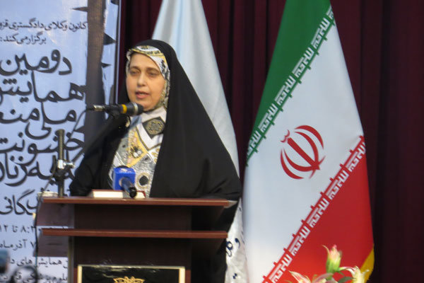 گشت ارشاد و  تاثیر روانی نامطلوب روی دختران جوان