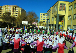 مانور زلزله و ایمنی در دبستان حضرت زینب (س) شهرکرد